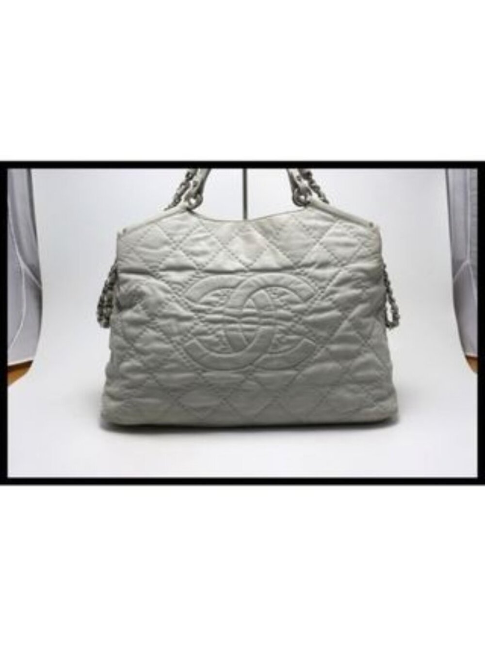 CHANEL No 16 Jumbo CC Logo Metal Fittings Handbag